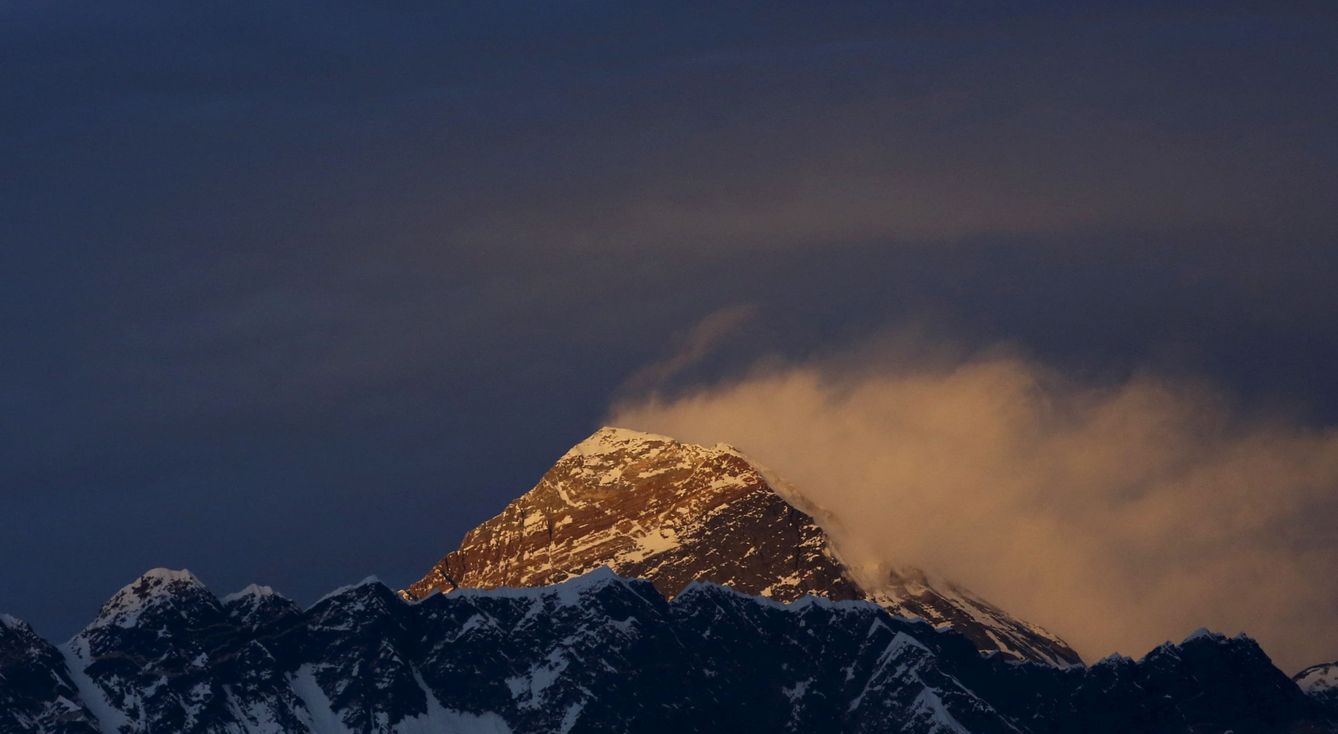 Espectacular imagen del Everest. (Reuters)
