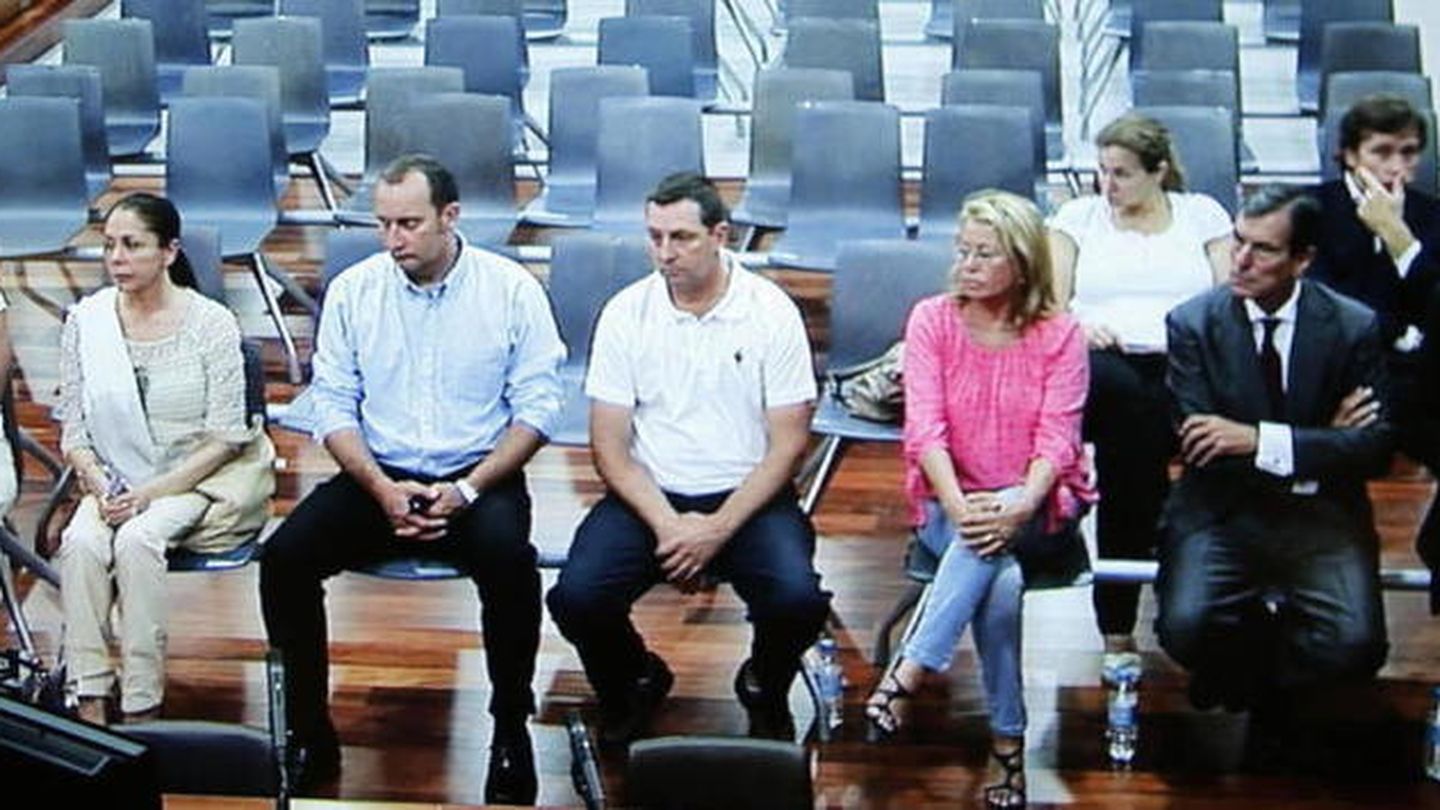 Zaldívar, Muñoz y Pantoja, en el juicio. (EFE)