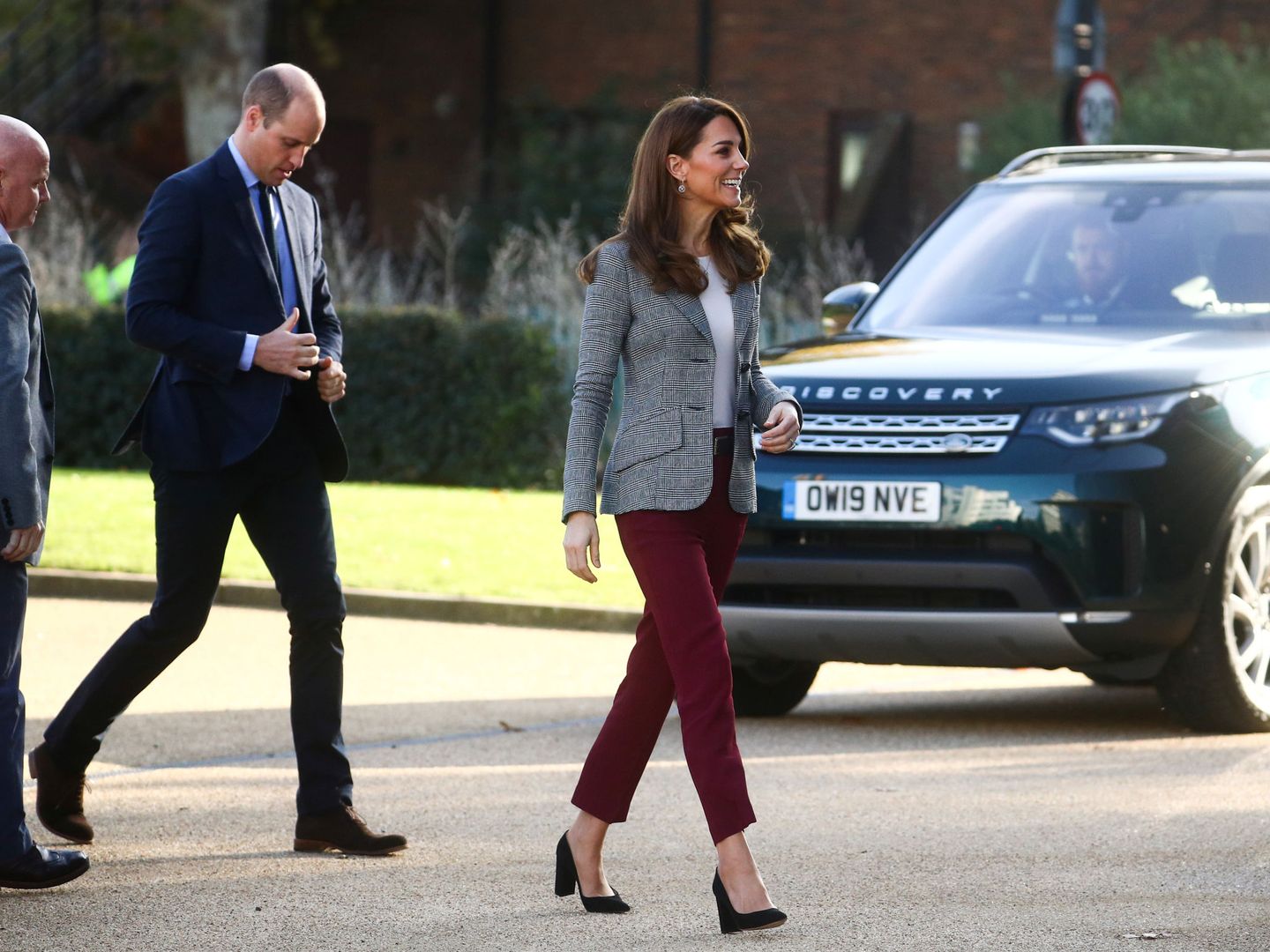 Los duques de Cambridge, en su llegada al evento de voluntarios de Give Me a Shout. (Reuters)