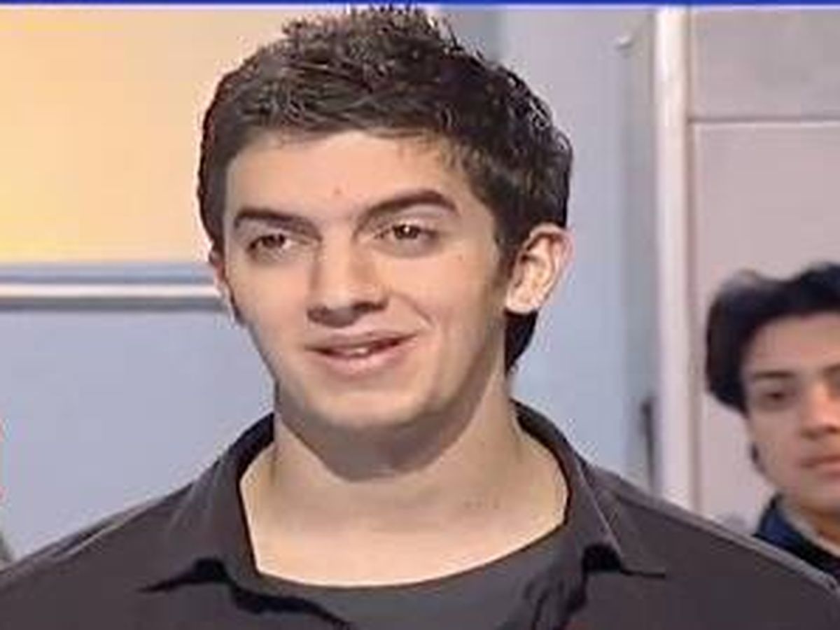 Foto: Un Broncano veinteañero aparece ante las cámaras en un famoso programa de concursos (X/@telemadrid)