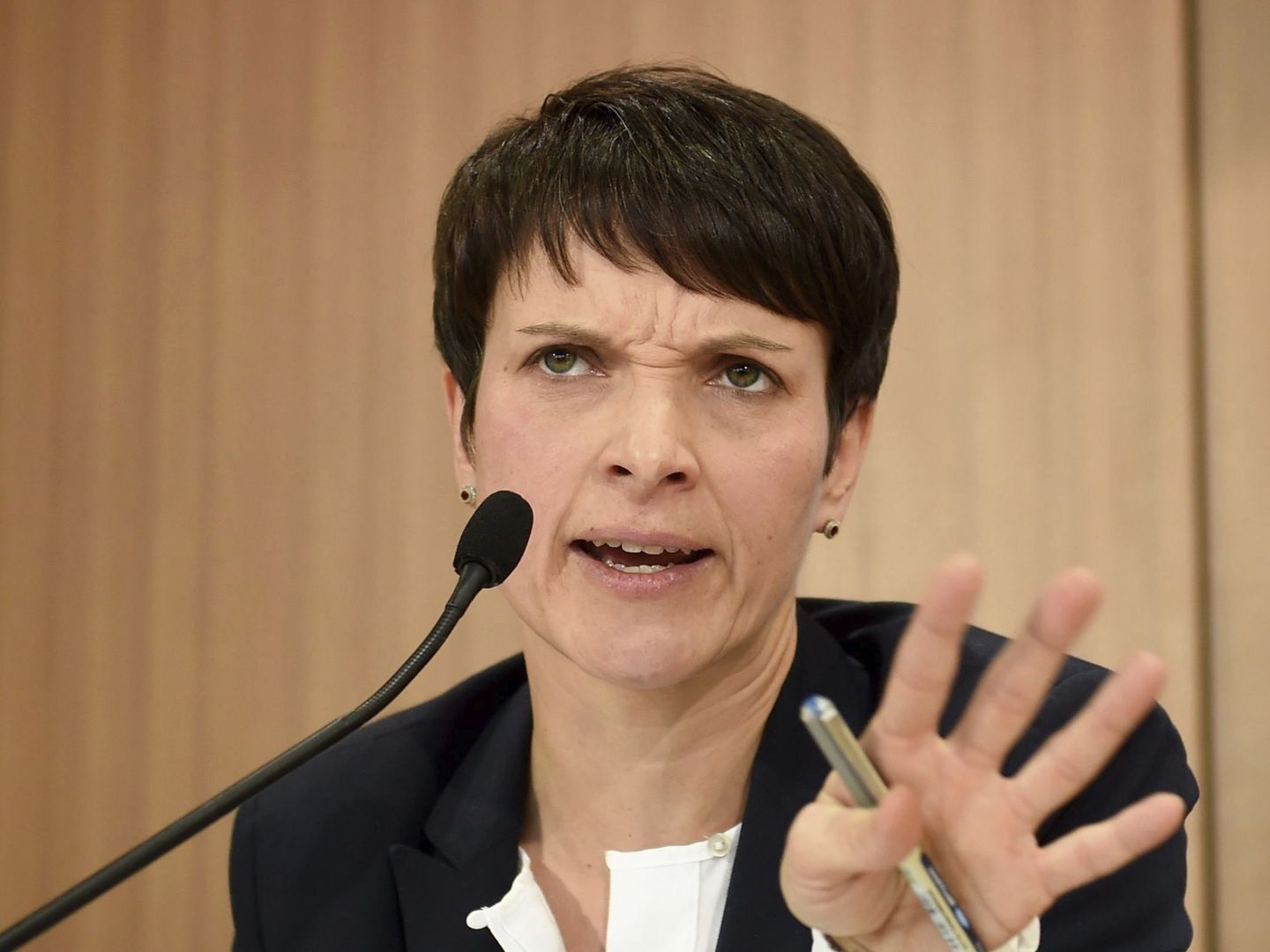 La líder de Alternativa para Alemania (AfD), Frauke Petry, durante una rueda de prensa en Berlín, el 5 de diciembre de 2016 (EFE)