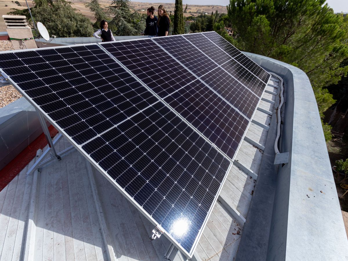 Foto: Paneles solares. (EFE/Pablo Rojo)