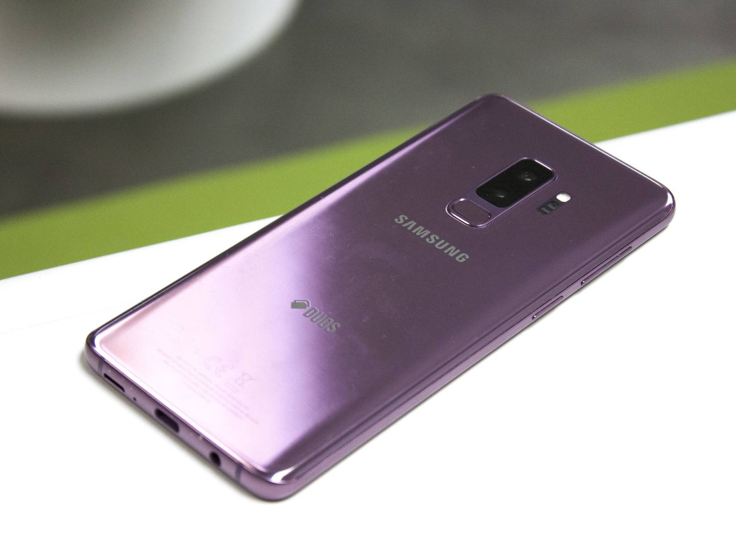 El S9 Galaxy Plus en su color lila, edición especial de este año. (E. Villarino)