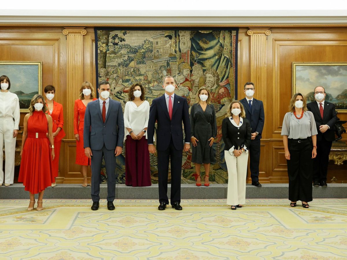 Foto: El rey Felipe, en la toma de posesión de los nuevos ministros del Gobierno. (EFE)