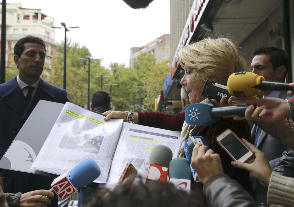Foto: La presidenta del PP de Madrid, Esperanza Aguirre, a su llegada a los Juzgados de lo Social de Madrid (Efe)