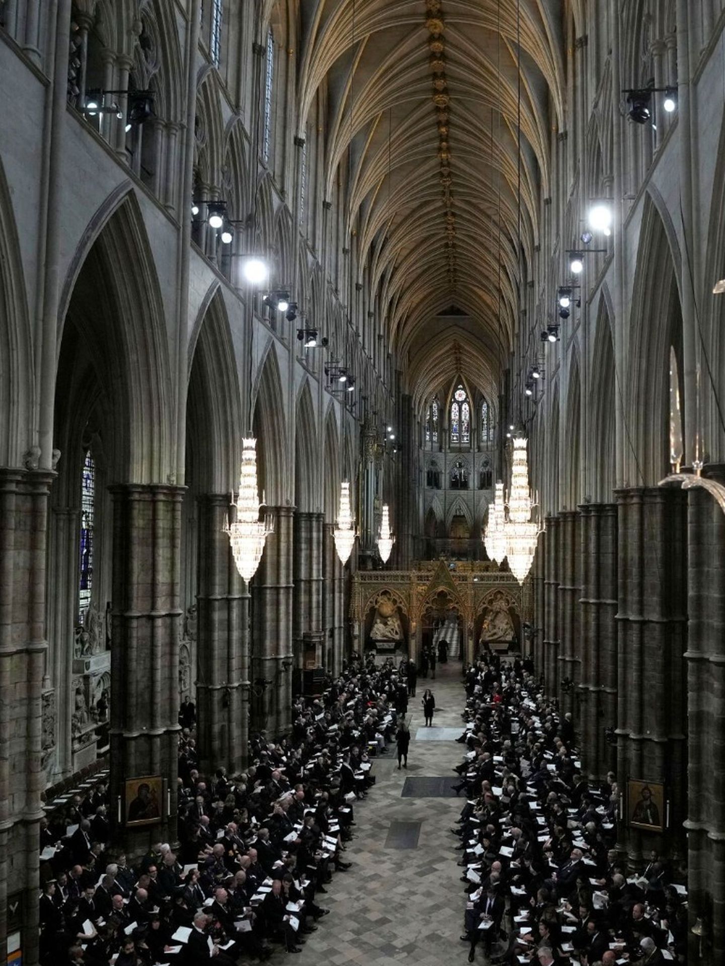 Interior de la abadía de Westminster en el día del funeral de la reina Isabel II. (Reuters)