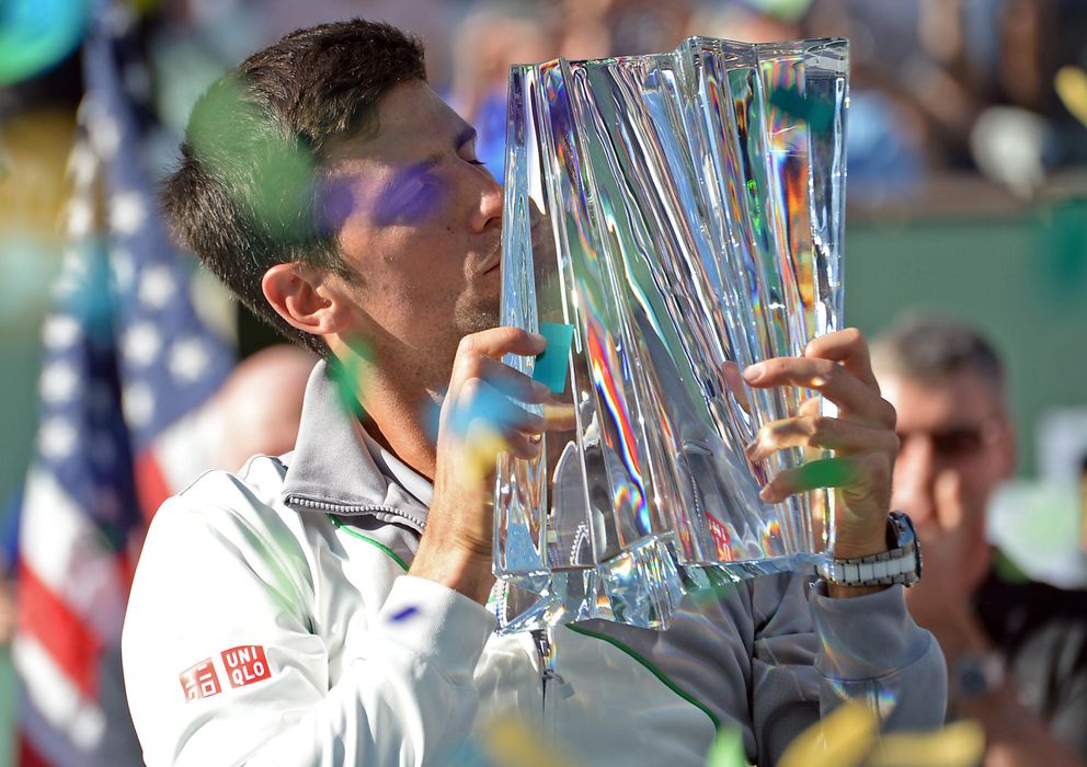 Foto: Djokovic reacciona a tiempo ante Federer y consigue su tercera corona en Indian Wells.