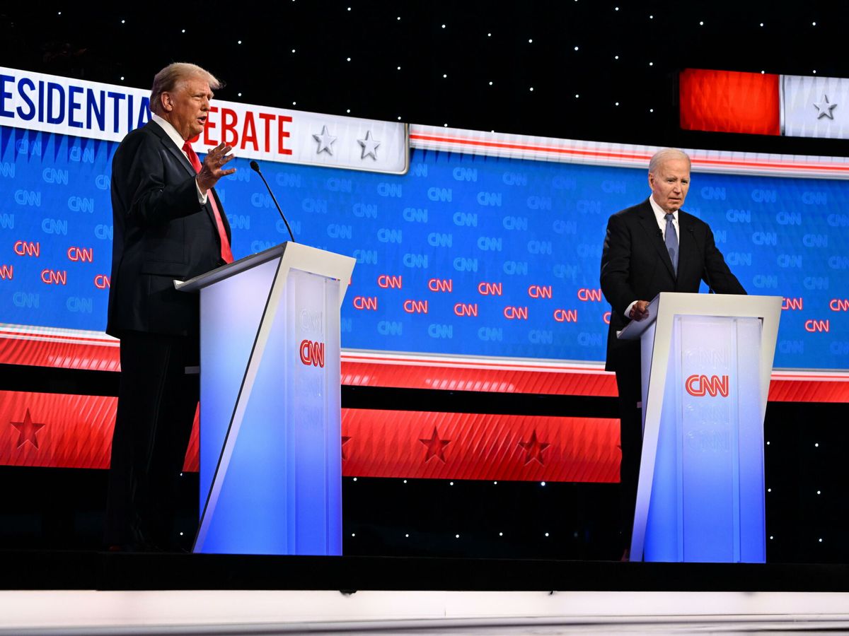 Foto: Biden y Trump en el debate. (EFE/EPA/Will Lanzoni)