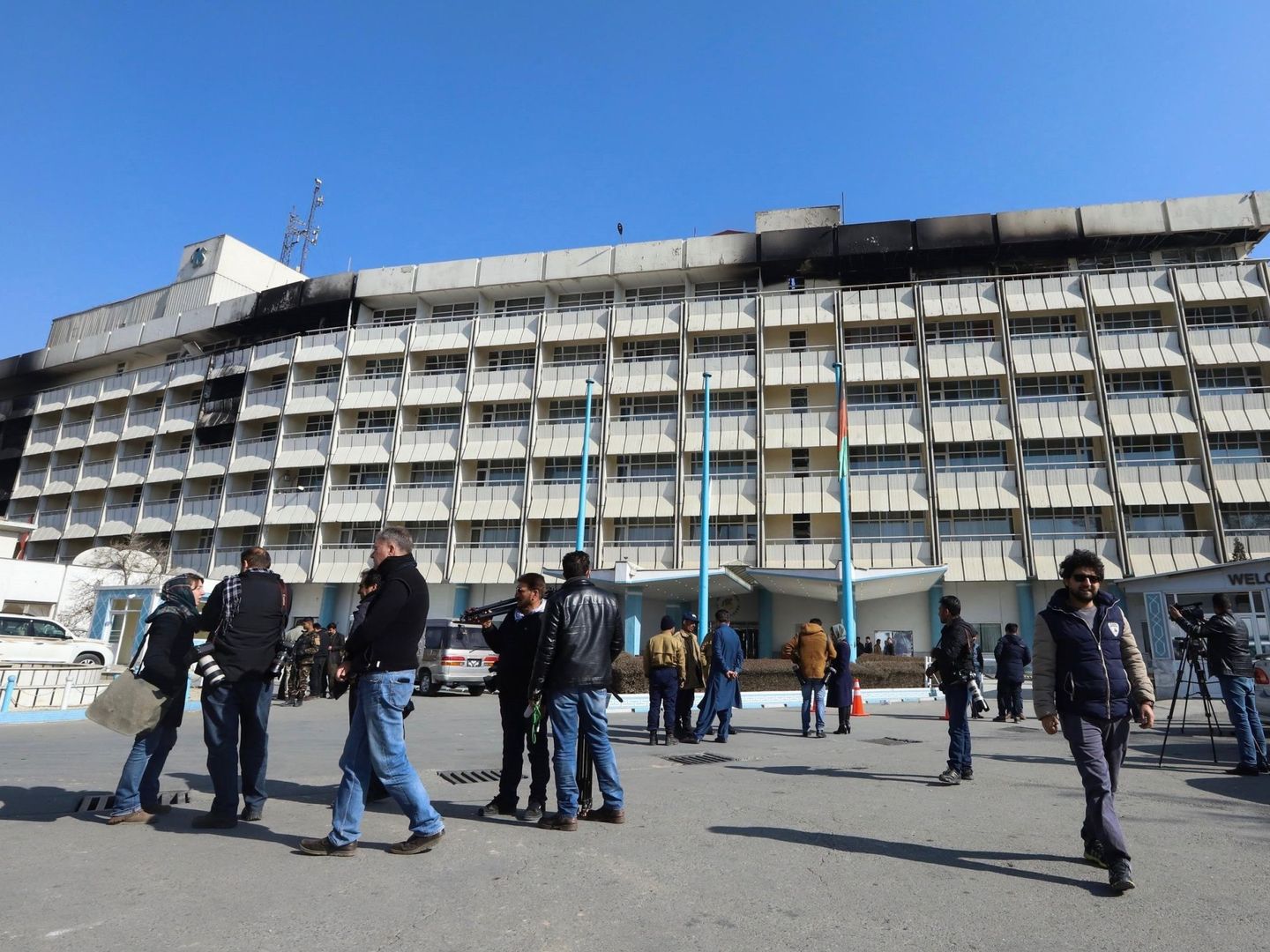 Así quedó el Hotel Intercontinental de Kabul tras el ataque (EFE/Hedayatullah Amid)