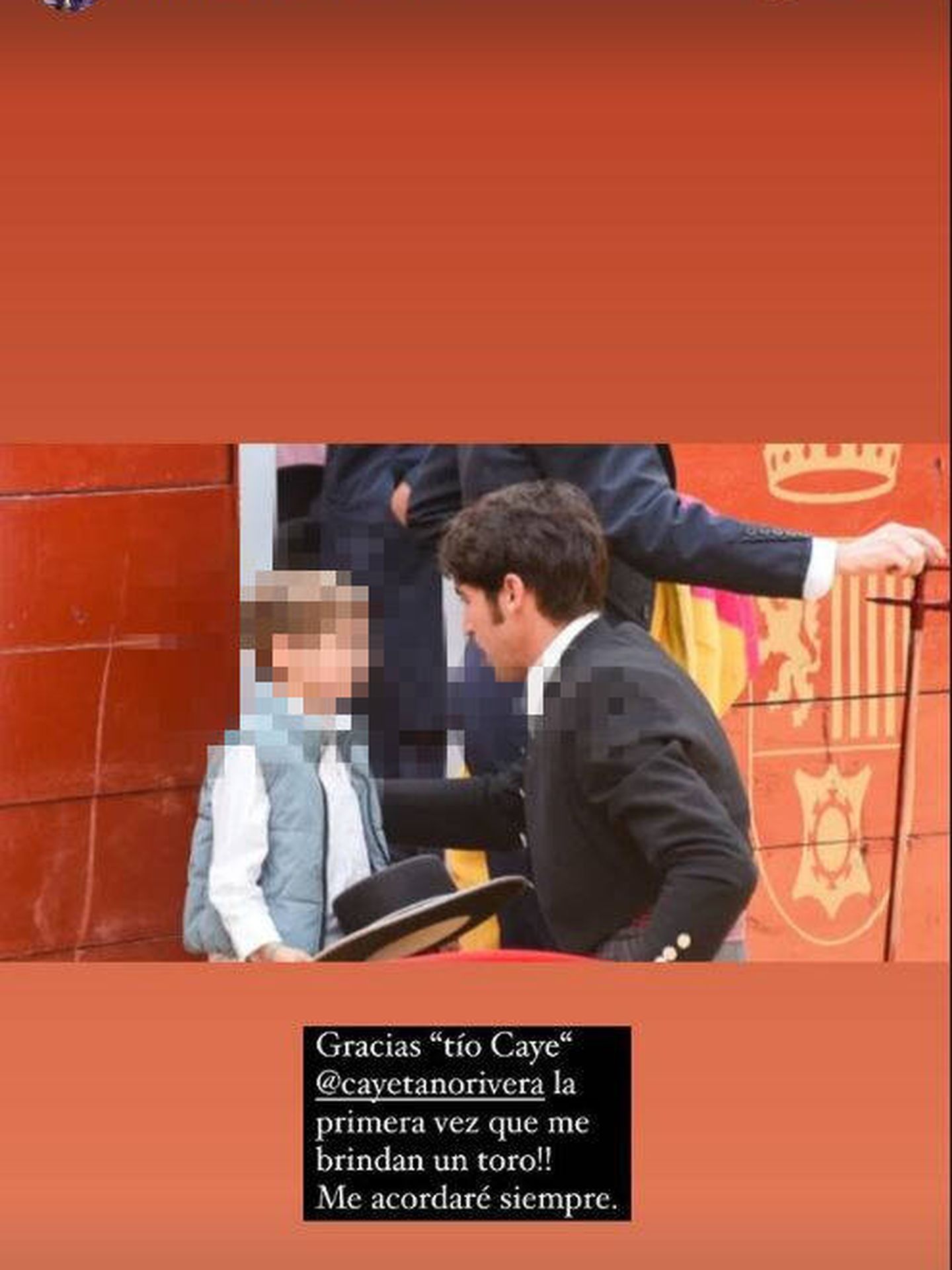 Lourdes Montes comparte una fotografía de su hijo Curro y su cuñado Cayetano Rivera. (Instagram/lourdesmontes)