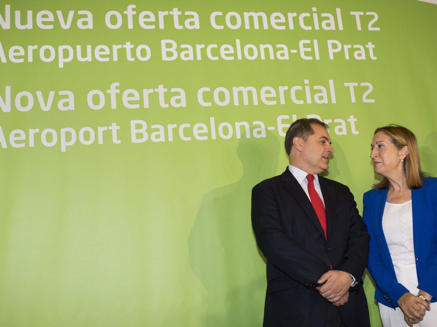 La exministra de Fomento Ana Pastor y el presidente de Aena, José Manuel Vargas, en una imagen de archivo. (EFE)