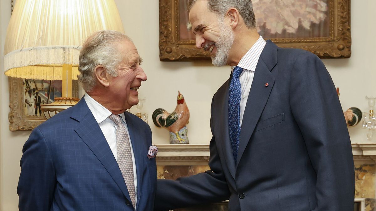 El encuentro sorpresa del rey Felipe VI y Carlos III en un viaje exprés a Londres