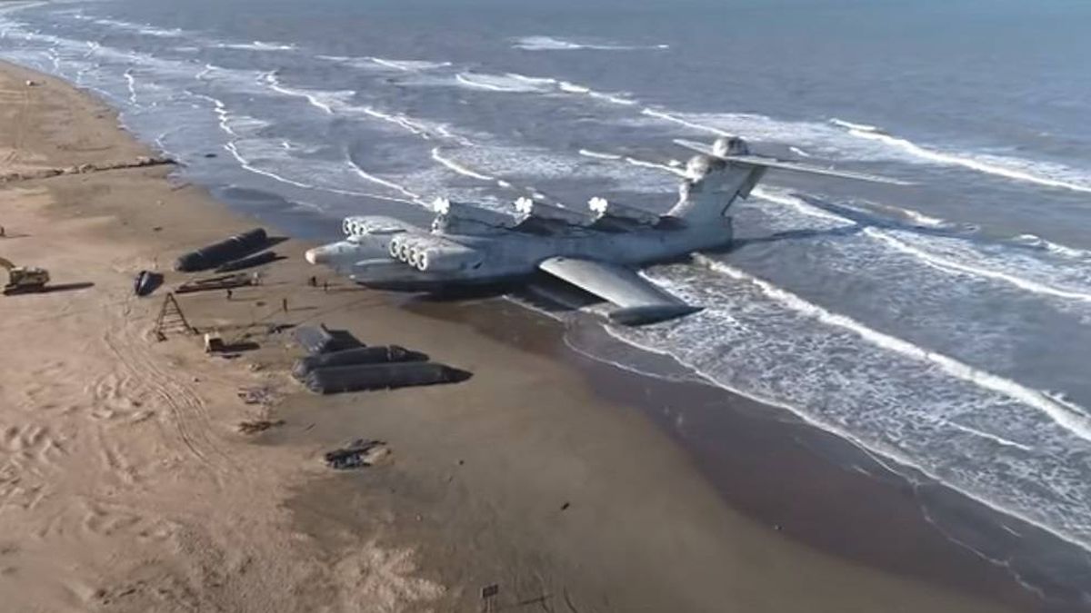 Ekranoplano: el monstruo que podía volar y navegar se muere olvidado en una playa
