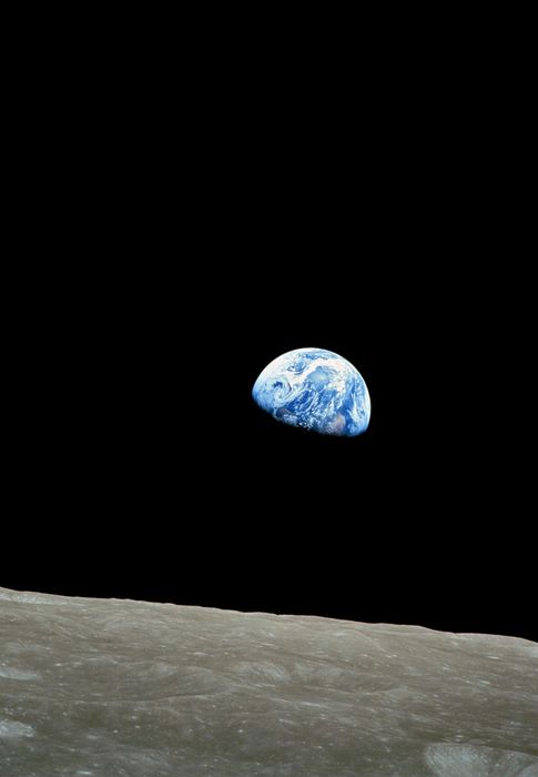 Foto: Una foto de la NASA de 1968 muestra la Tierra sobre el horizonte der la luna (NASA).