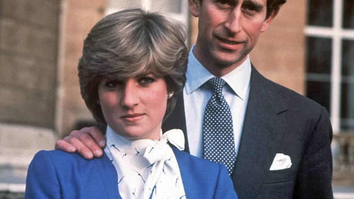 La princesa Diana, junto al príncipe Carlos en febrero de 1981. (EFE)