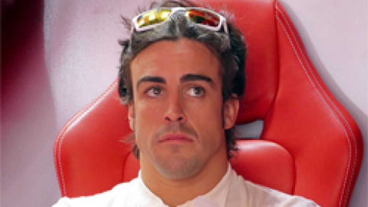 Alonso funciona a otro ritmo: capaz de mirar los escaparates mientras disputa el GP de Mónaco