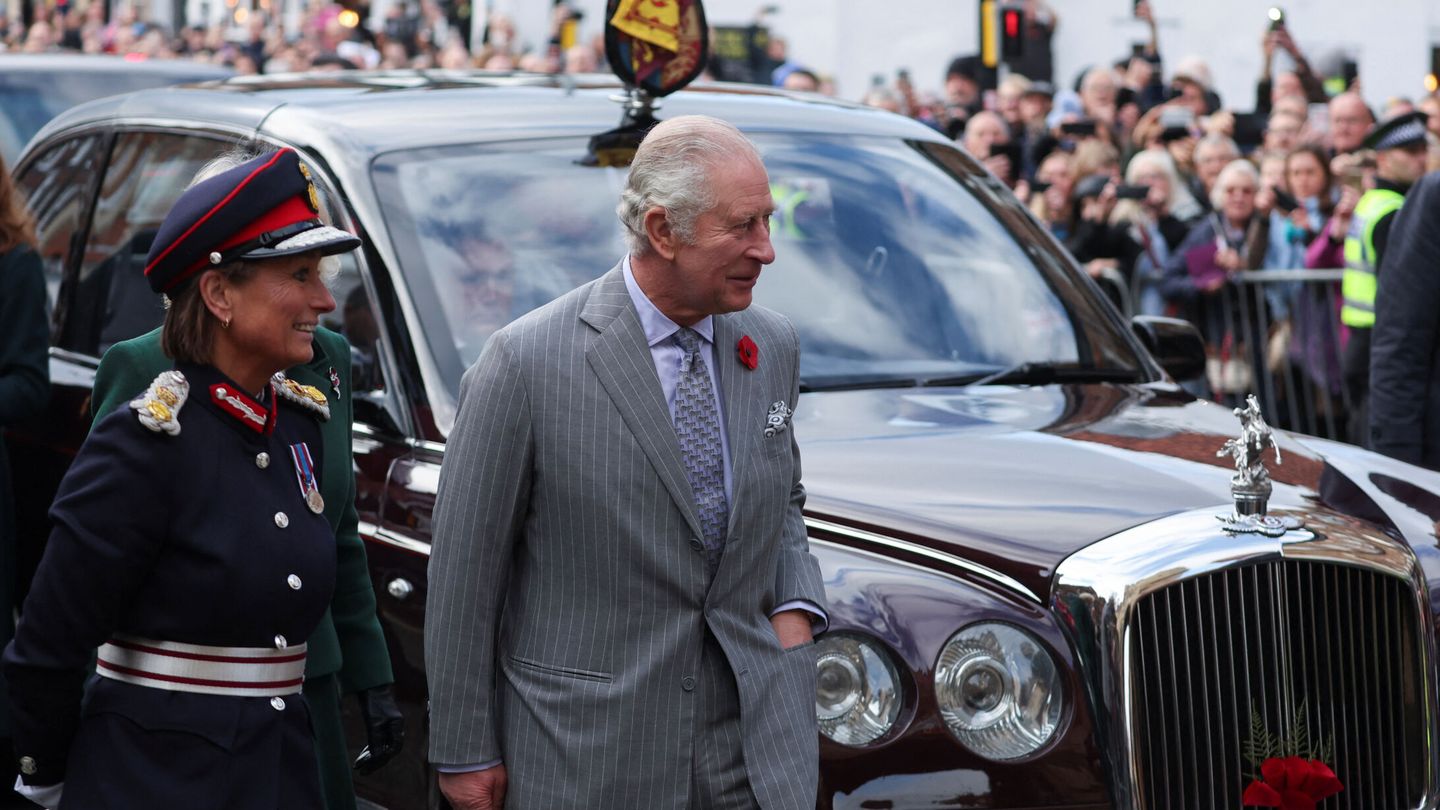 Los reyes Carlos III y Camilla, en York en la mañana de este miércoles. (Reuters/Russell Cheyne)