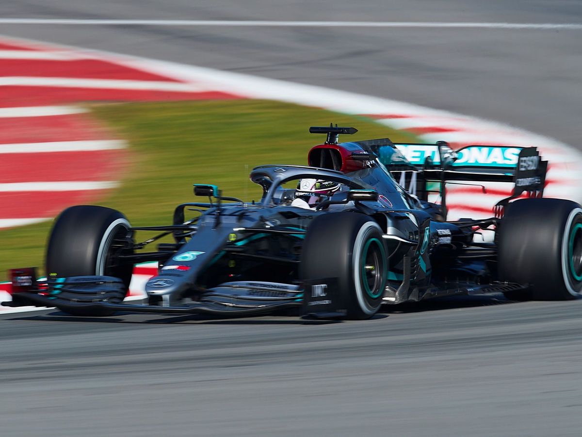 Foto: Lewis Hamilton durante los entrenamientos de pretemporada en Barcelona. (EFE)