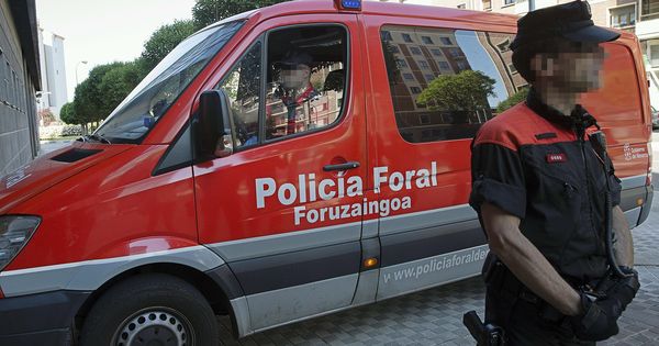 Foto: La Policía Foral interceptó al conductor a 174 kilómetros por hora (EFE/Iván Aguinaga)