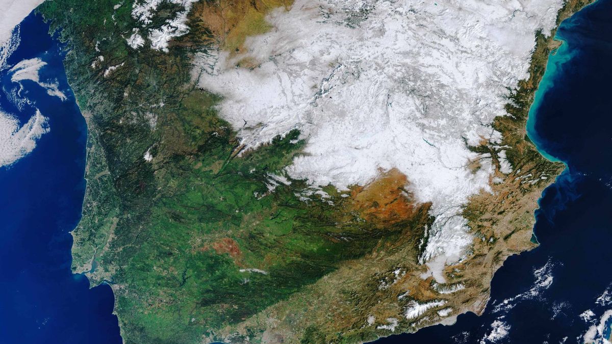 La España nevada nunca antes vista desde el espacio en una imagen a todo color
