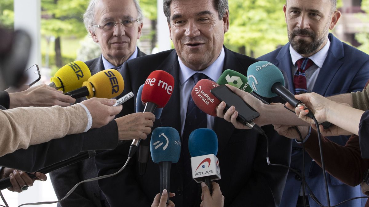 El PSOE negocia con la oposición corregir el entuerto del destope de las cotizaciones