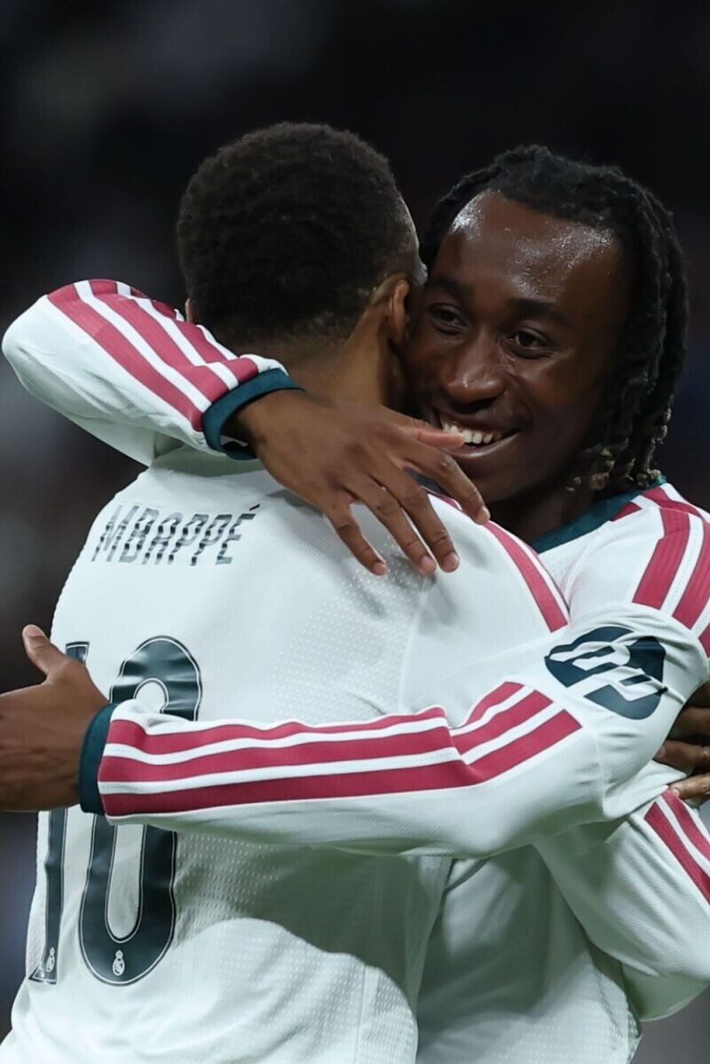 Foto de Diomande tiene duende y el Bernabéu lo sabe: el Real Madrid golea al Leipzig y sigue invicto en Europa (4-1)