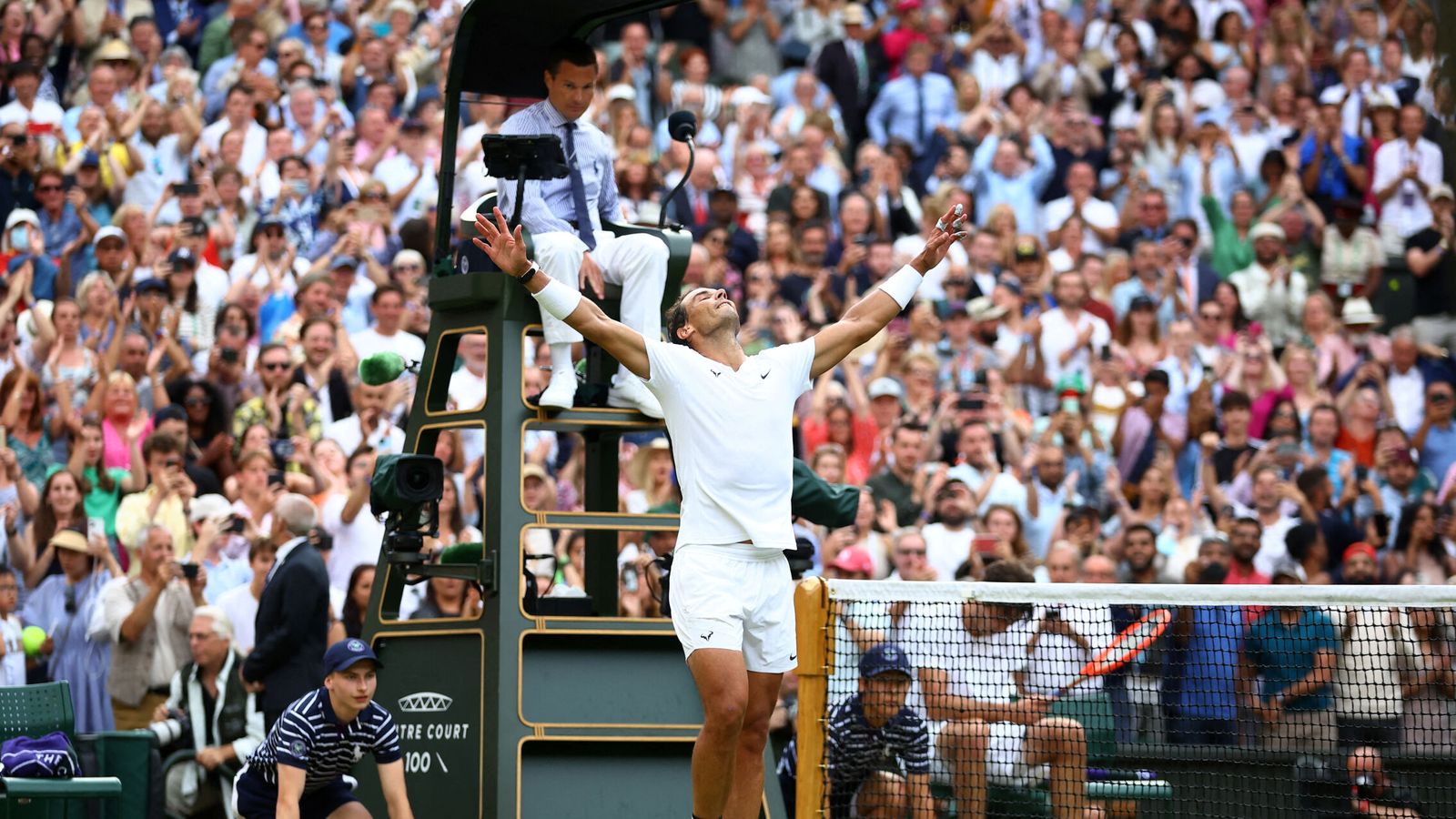 Nadal celebra el pase a las semifinales tras el duro partido de cuartos. (Reuters/Hannak Mckay)