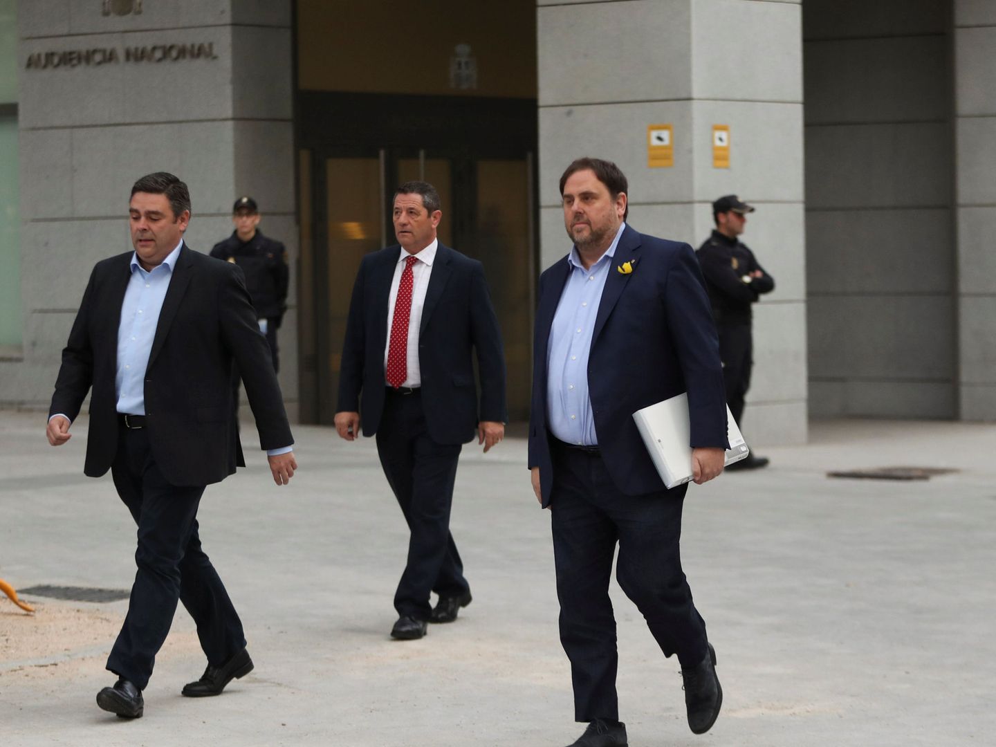 El 'expresident' Oriol Junqueras sale de declarar de la Audiencia Nacional. (Reuters)