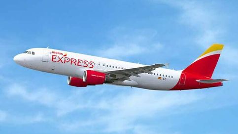 Los tripulantes de cabina de Iberia Express convocan huelga desde el 28 de agosto 