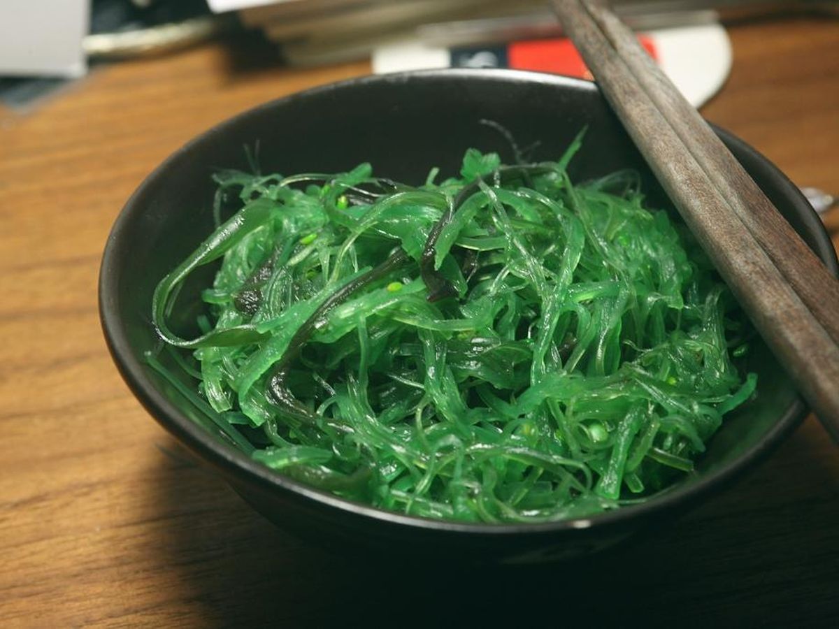 Foto: Wakame, un alga muy utilizado en japón. (Weddingraphy Studio / CC)