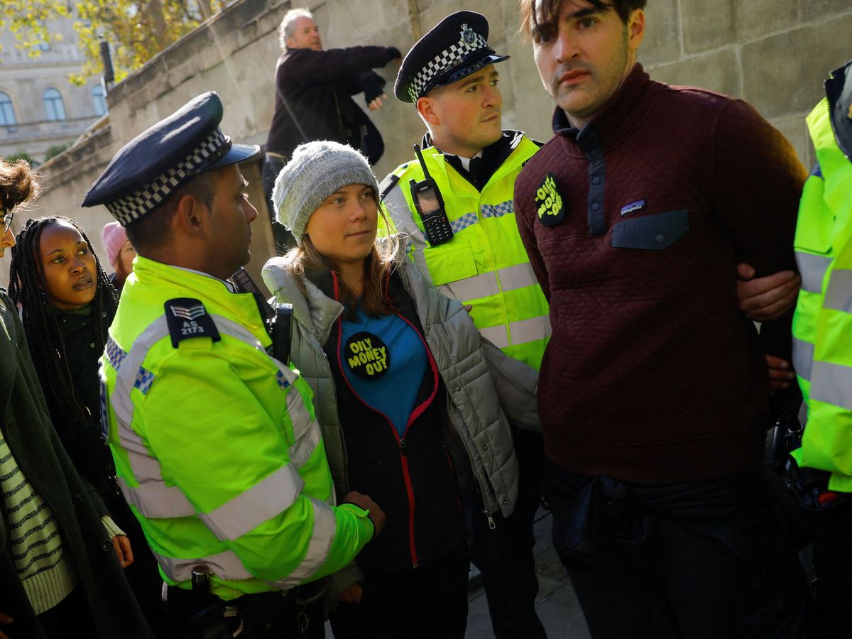 Foto: Greta Thunberg en Londres tras ser detenida. (Reuters)