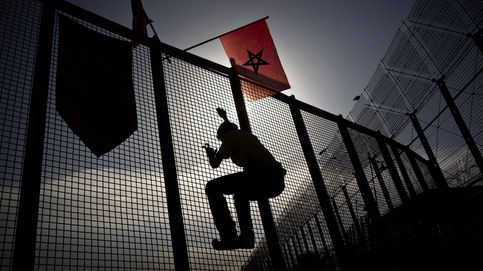 Marroquíes asaltan la valla de Melilla por primera vez