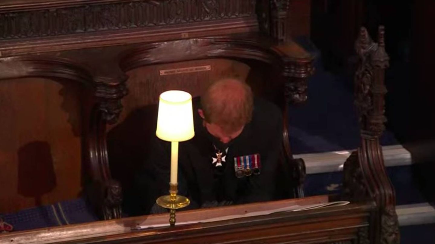 El príncipe Harry, durante el funeral. (YouTube Casa Real británica)