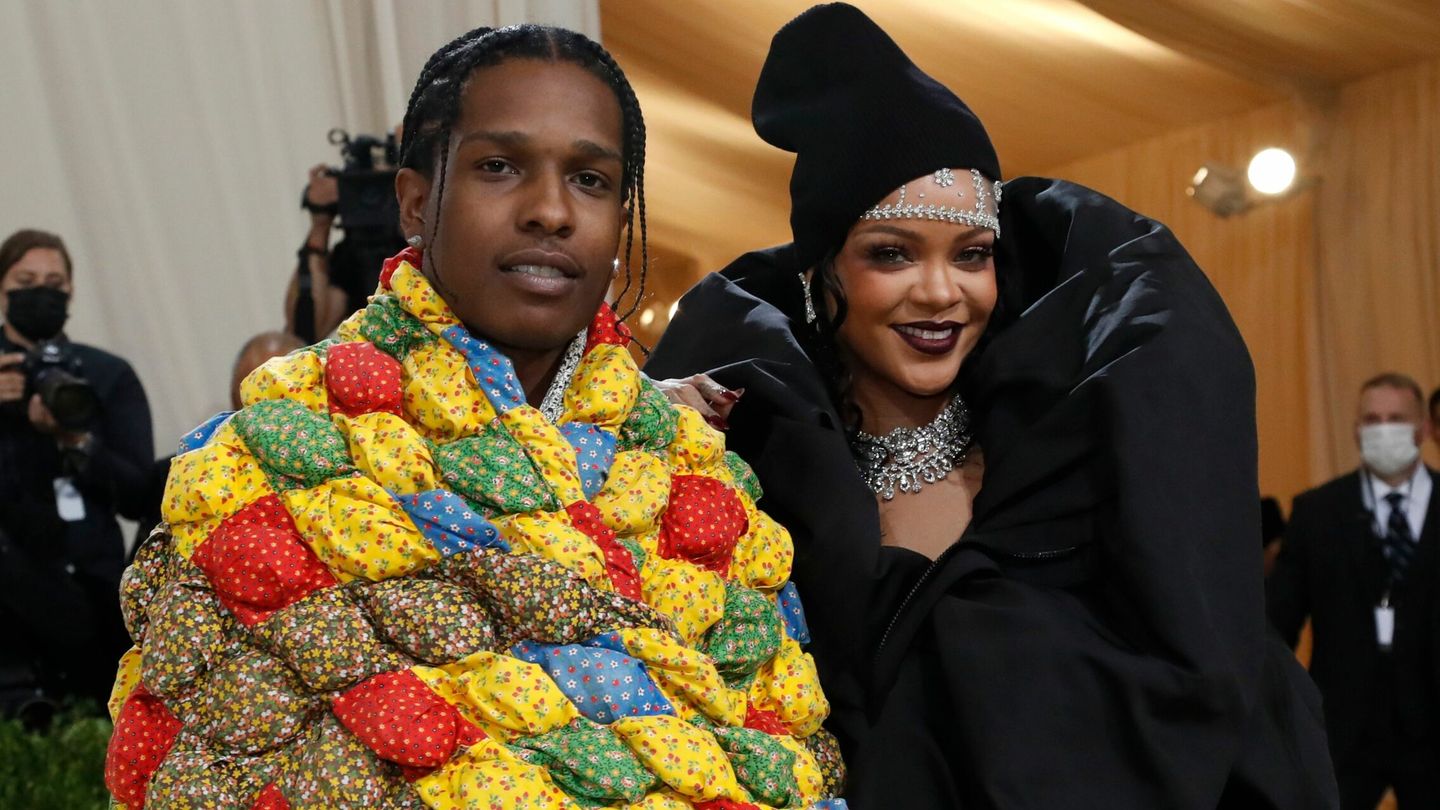 A$AP Rocky y Rihanna, en la Met Gala de 2021. (Reuters/Anzuoni)