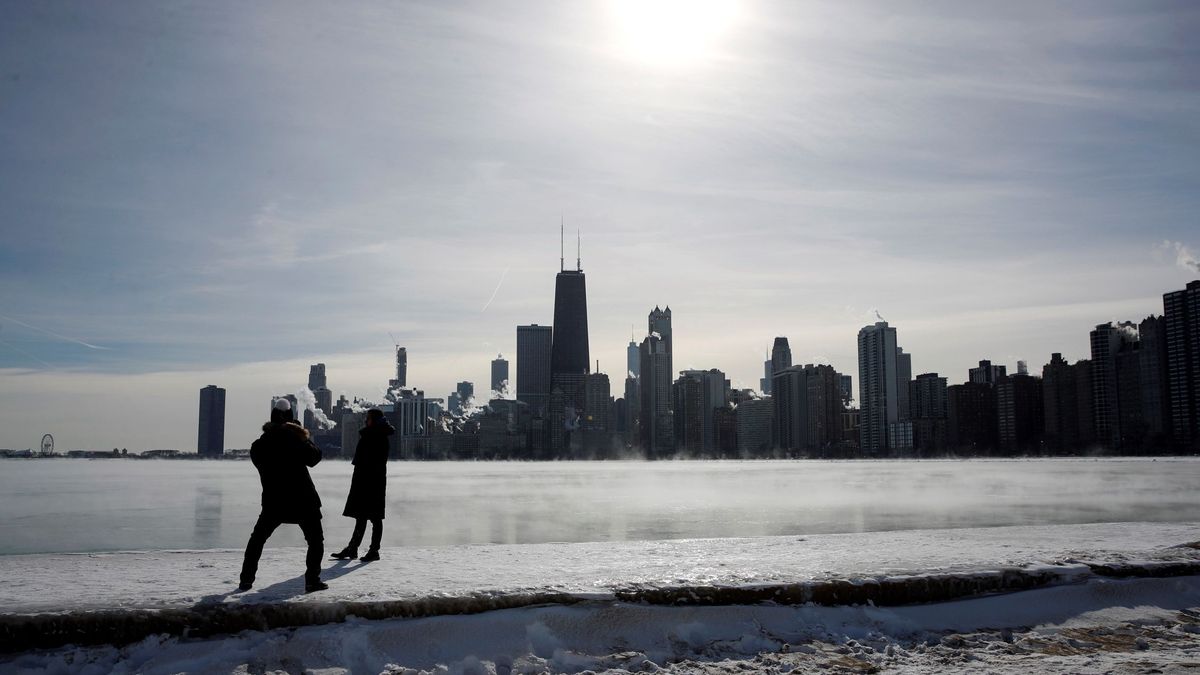 Paga 70 habitaciones de hotel a personas sin hogar por la ola de frío en Chicago