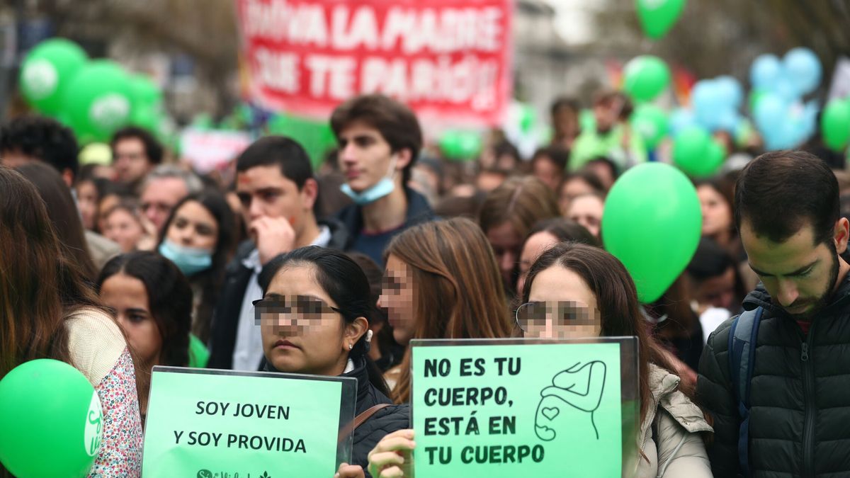 Unas 9.000 personas se manifiestan en Madrid contra el aborto y la eutanasia