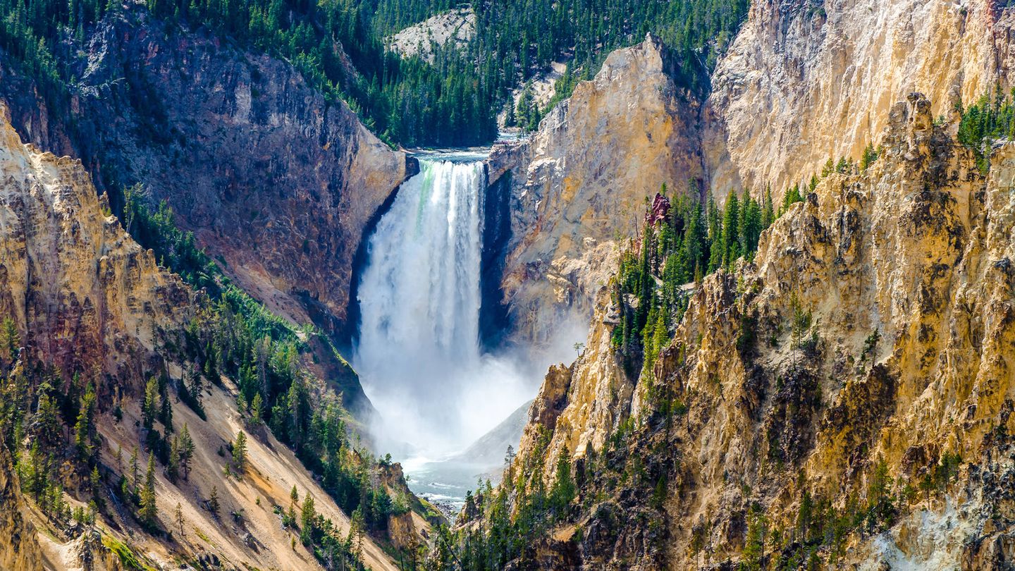 Una catarata en el Parque Nacional de Yellowstone. (iStock)