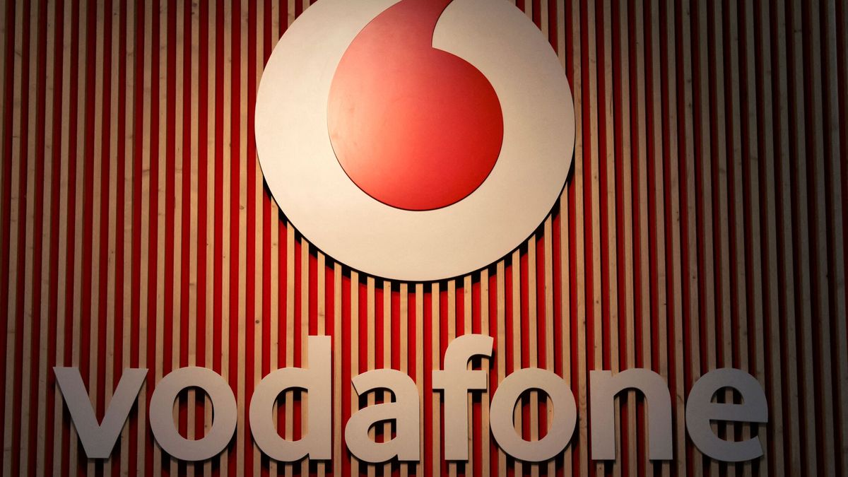 Vodafone congela la venta de su fibra en España por 4.000 M tras la salida de su CEO