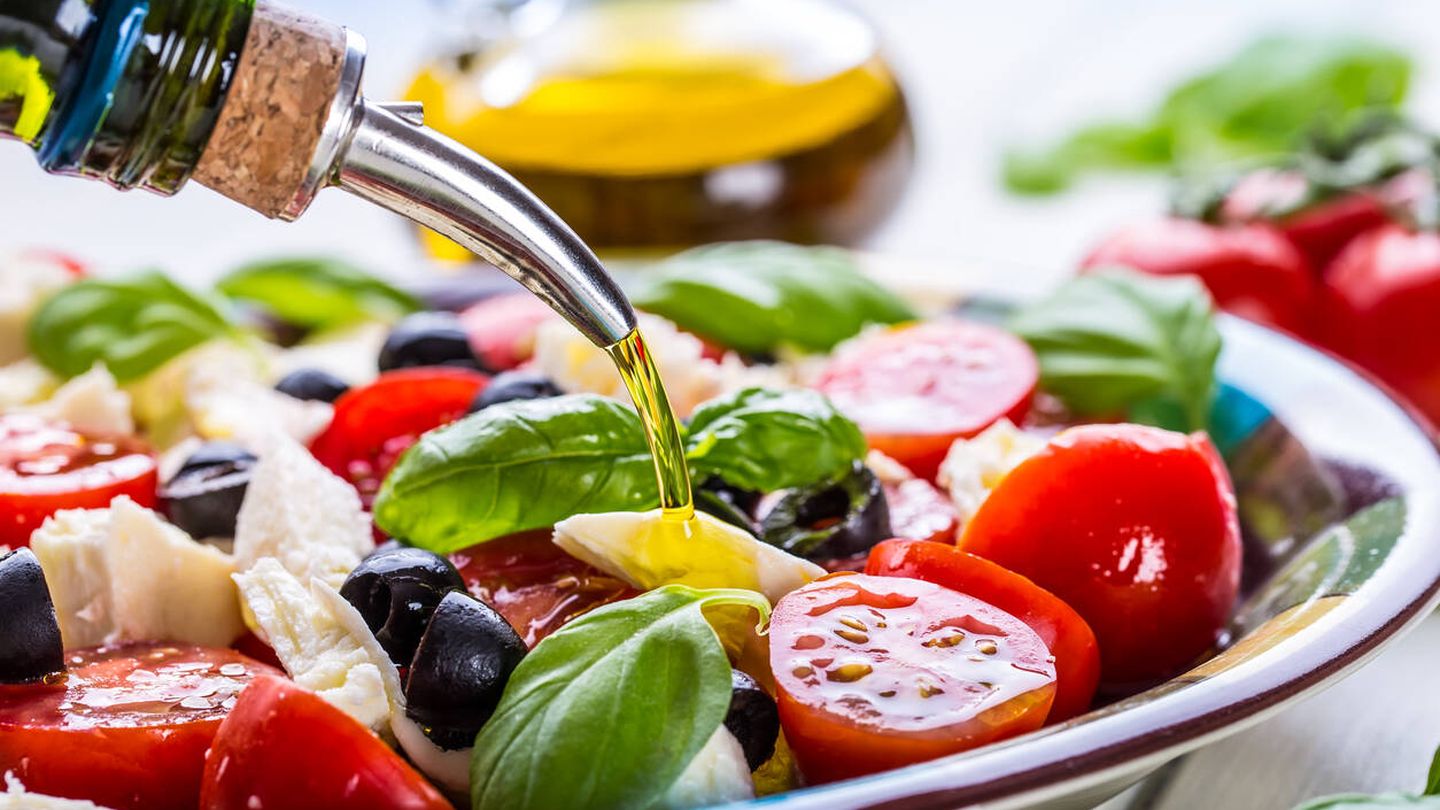 La dieta mediterránea es perfecta para reducir el riesgo de enfermedades relacionadas con el hígado. (iStock)