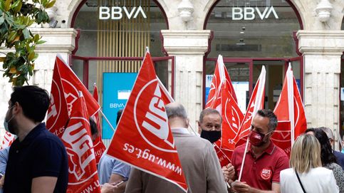 Noticia de El choque banca-sindicatos aboca a 83.000 empleados a la primera huelga en 40 años