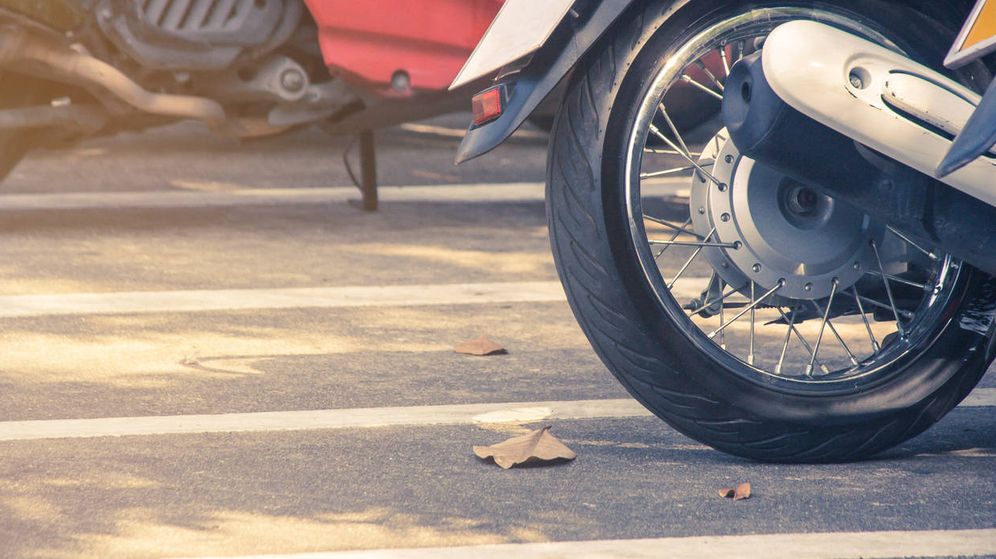 Foto: ¿Puedo aparcar varias motos en una sola plaza de garaje? (Foto:iStock)