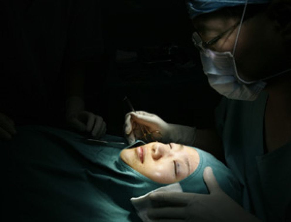 Foto: La crisis económica reduce en un 20% las operaciones de cirugía estética