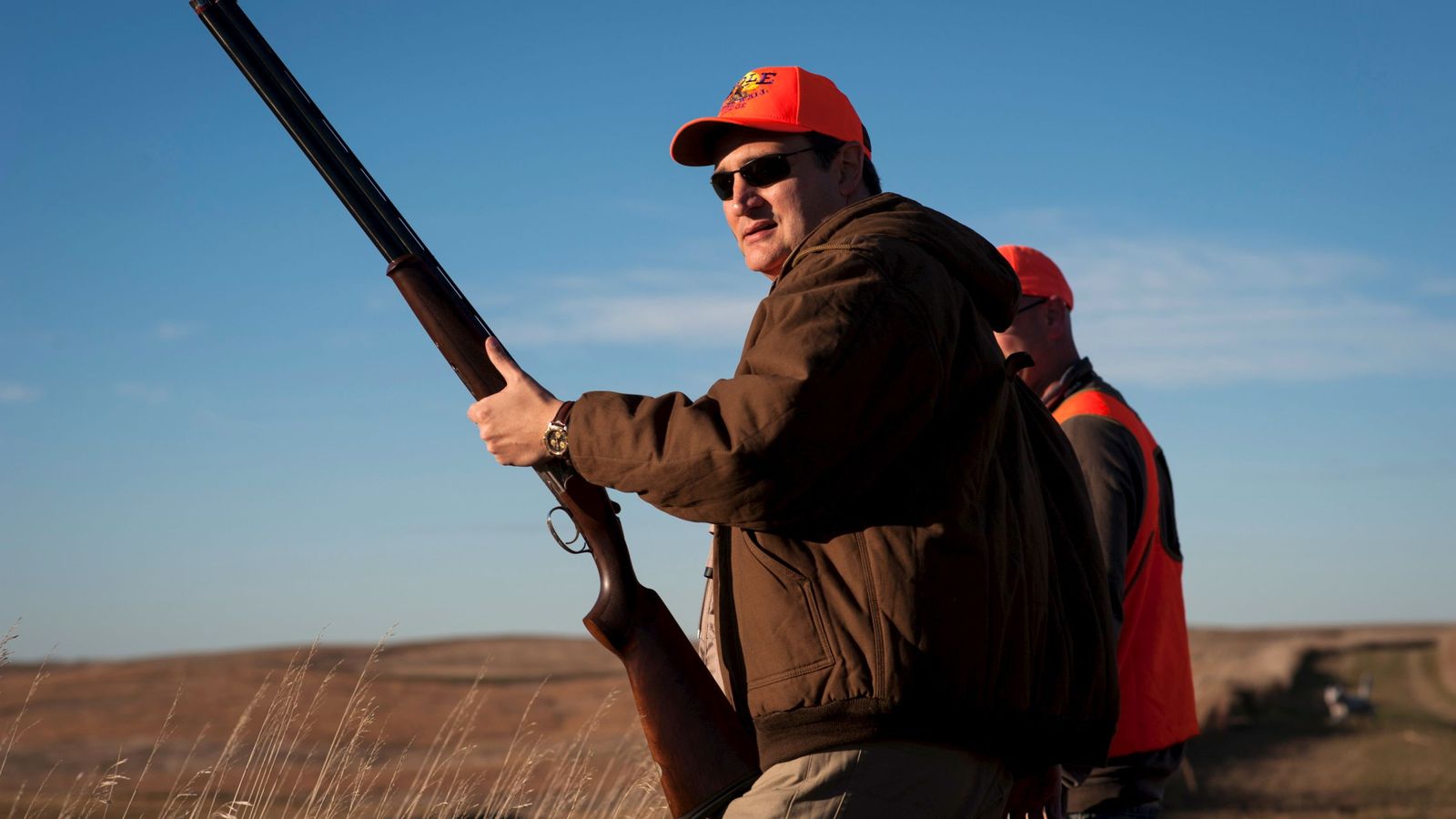 Foto: El candidato y senador Ted Cruz durante una jornada de caza en Akron (Reuters).