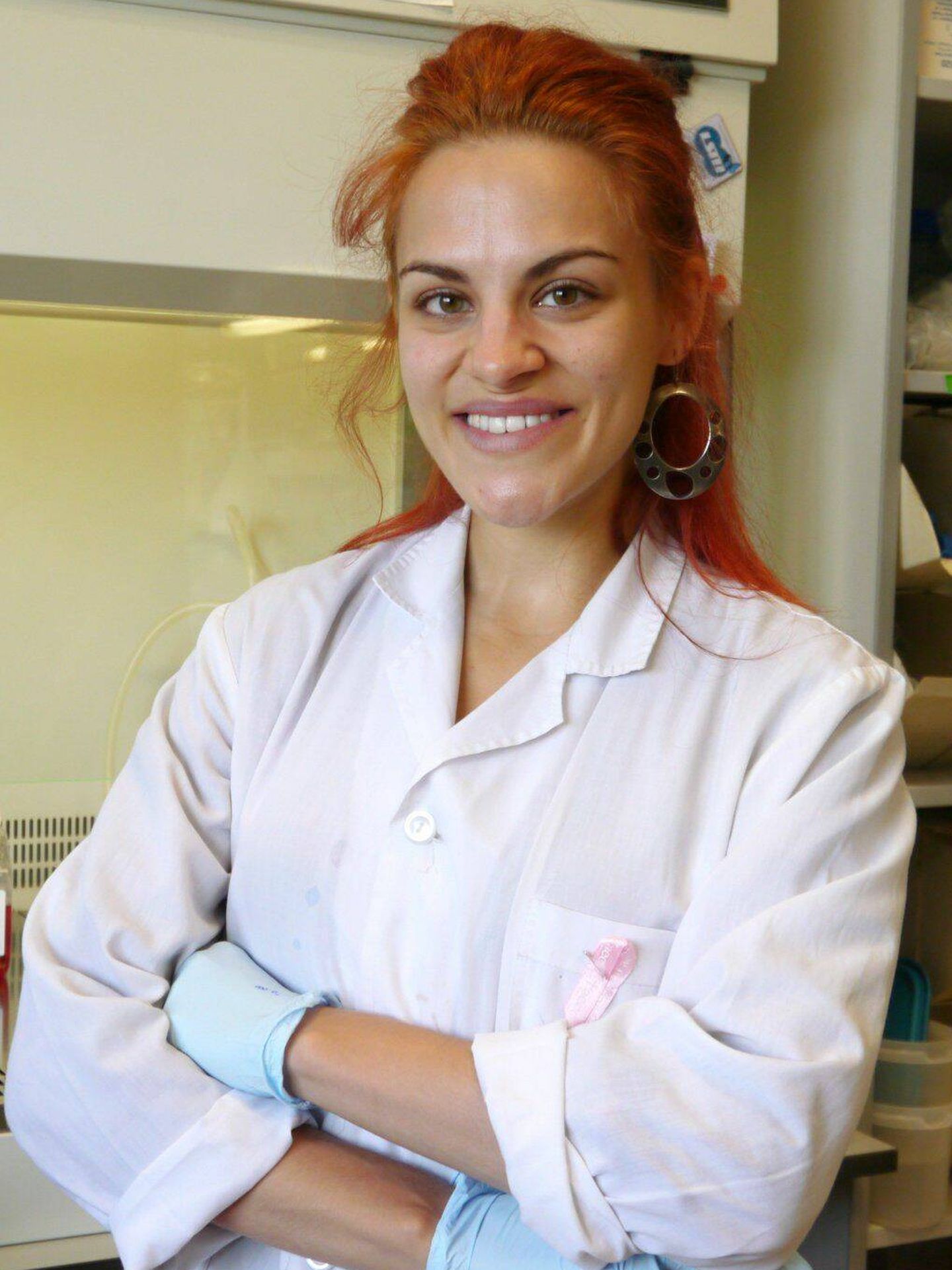 Sara García Alonso, trabajando en un laboratorio. (RRSS)