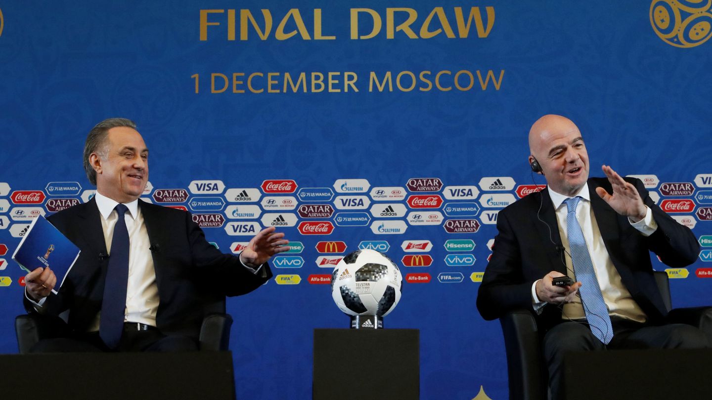 Mutko e Infantino, juntos durante una rueda de prensa el mes de diciembre en Moscú. (Reuters)