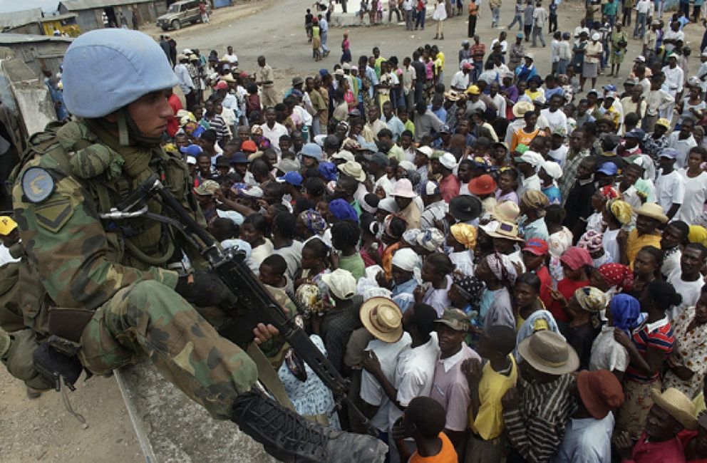 Foto: Los haitianos votan para salir de la crisis que derrocó a Aristide