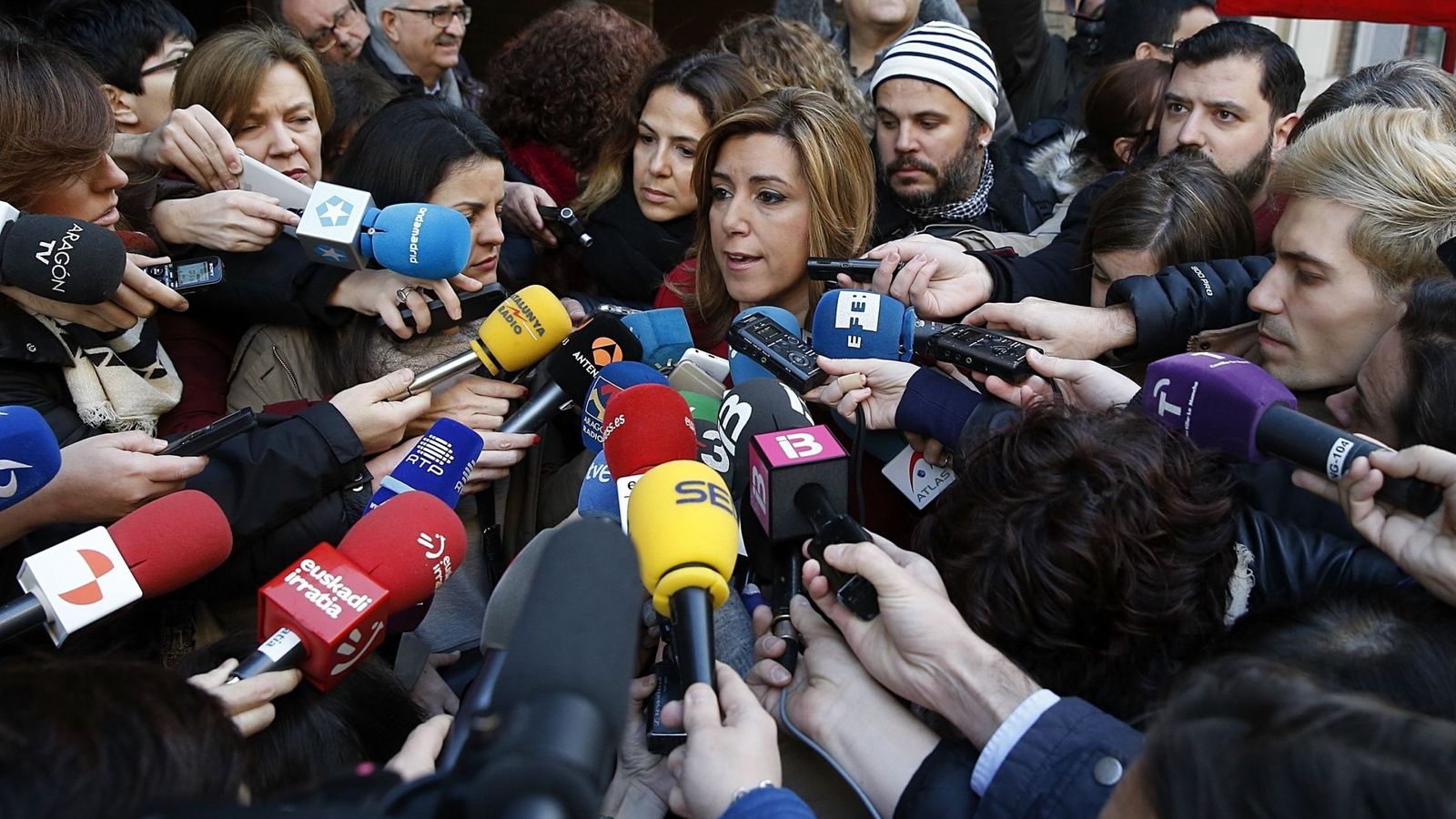 Foto: Susana Díaz, a su llegada a Ferraz para asistir al comité federal del PSOE de este sábado, 30 de enero. (EFE)