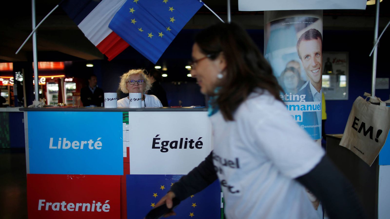 Foto: Seguidores de Macron durante un acto de campaña en Saint-Herblain, cerca de Nantes. (Reuters) 