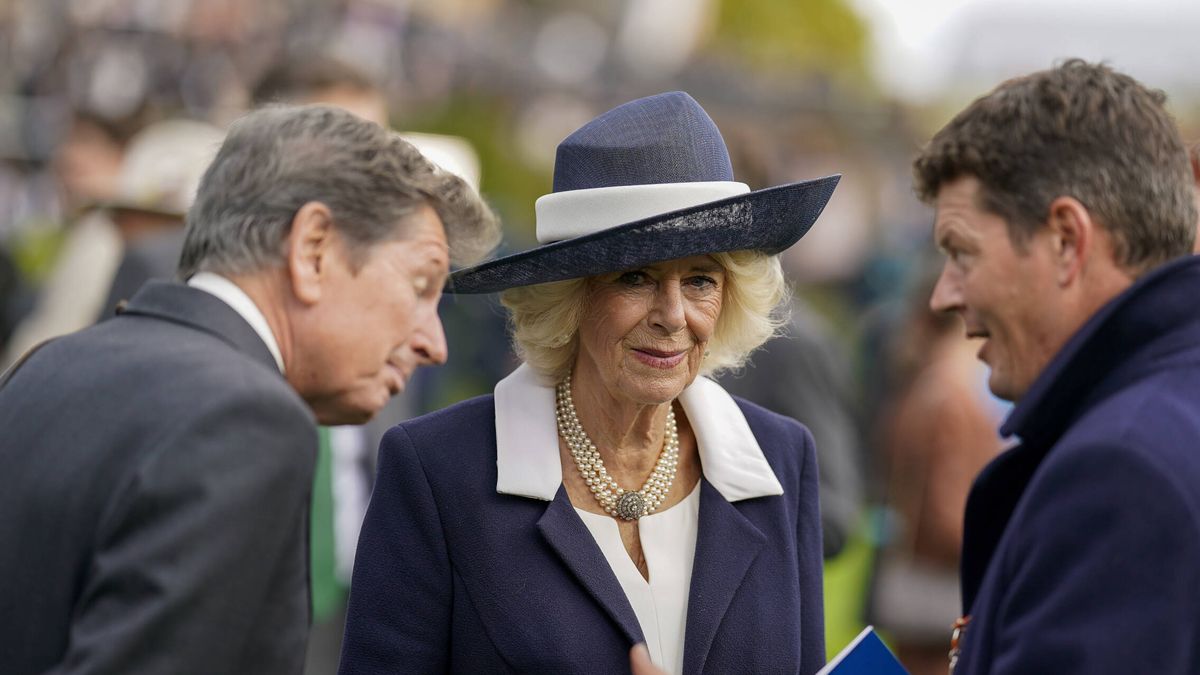 Camila, radiante en Ascot mientras Carlos III se deshace de los caballos de Isabel II