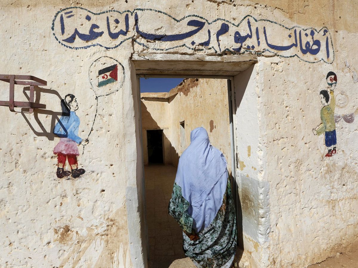 Foto: Una saharaui en el campamento de refugiados saharauis de Tinduf, sur de Argelia. (Reuters)